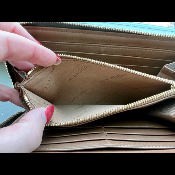 Burberry Wallet - Long Wallet - Picture 10 of 10
